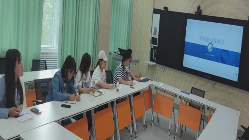 在撰写退费条款时，首先要明确退费的前提条件。例如，可以规定以下几种情况：